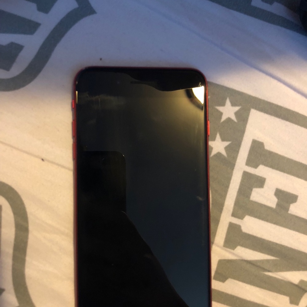 Red iPhone 8+ - Picture 6 of 6